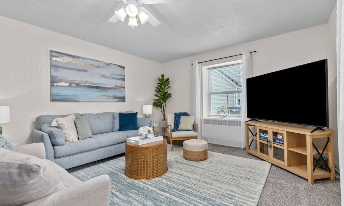 Sheboygan Apartment | Beautiful & Convenient!