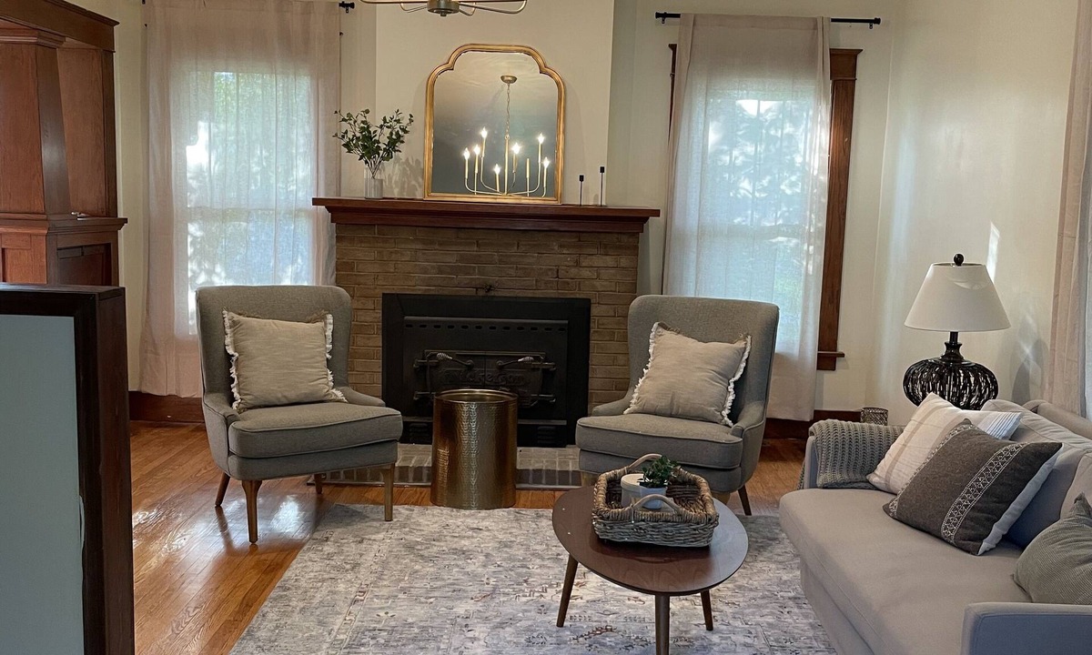 Centralia House | Beautiful historic home in downtown Centralia, just 20 minutes from Columbia, MO