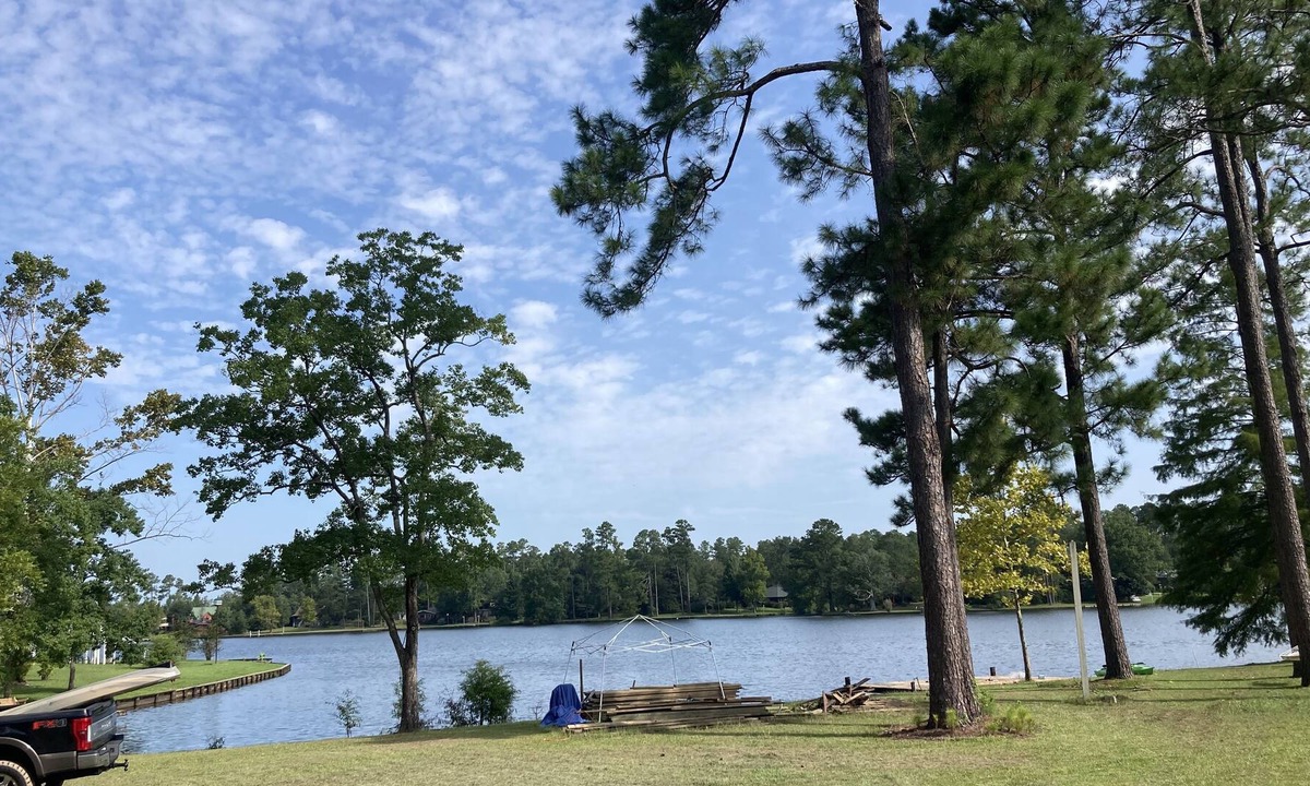 Perkinston House | Beautiful lake home on 3 acres in Silver Run Lakes