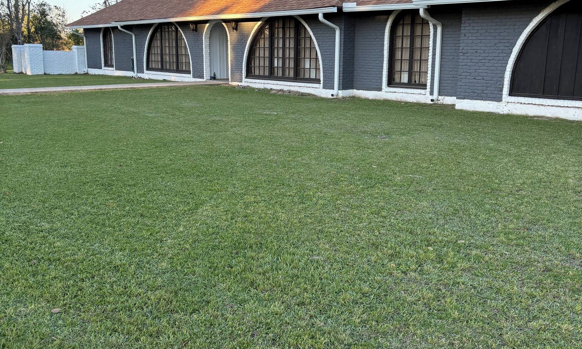 Bell City House | Becky’s Country Come to Town Private Billiards Lounge & Cozy Retreat