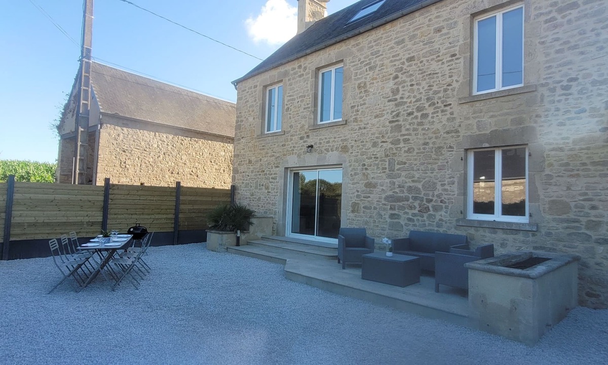 Huberville House | Belle Maison en Pierre Avec Cour Privée, à la Campagne, Totalement Rénovée