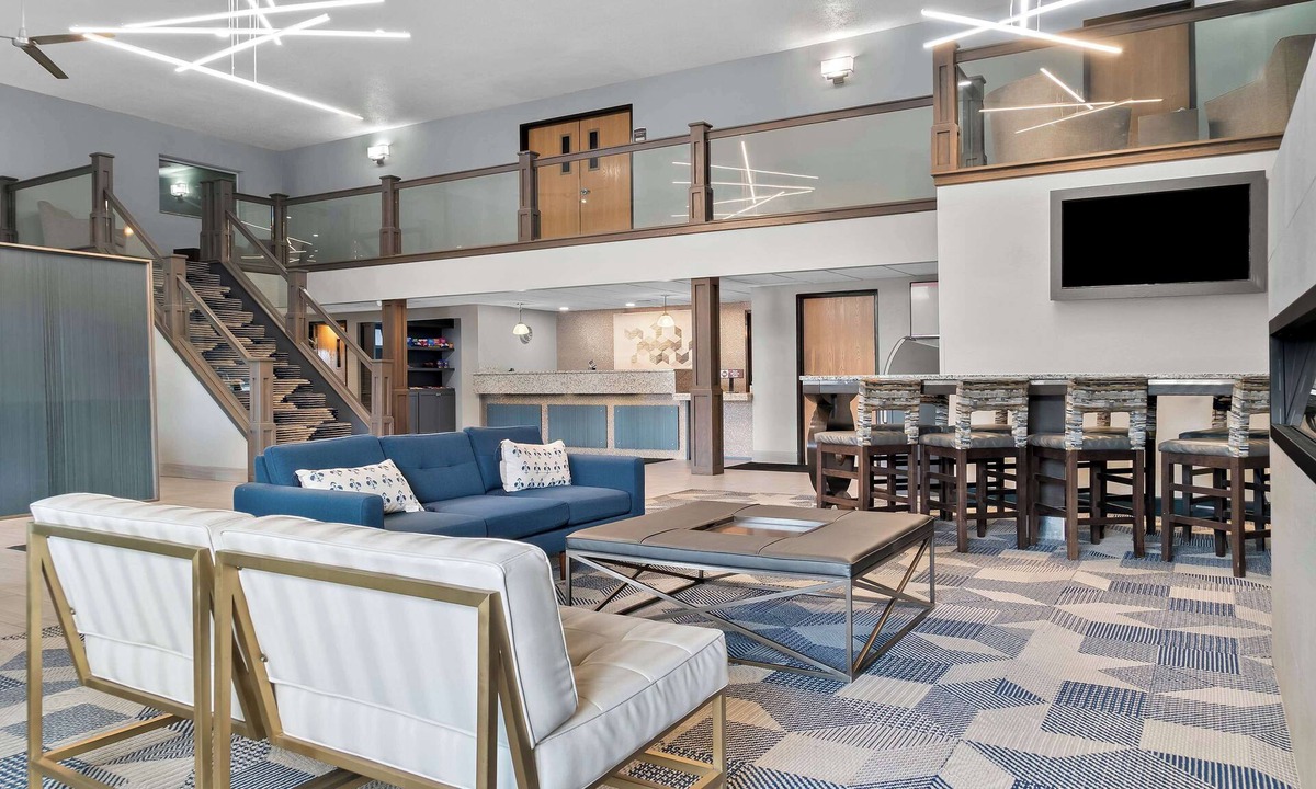 Flint Hotel | Best Western Plus Flint Airport Inn & Suites
