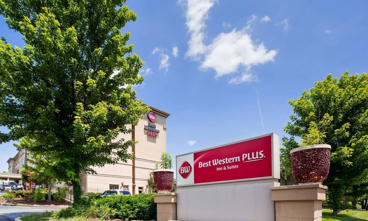 Kenwood Hotel | Best Western Plus Hannaford Inn & Suites
