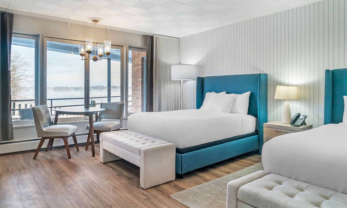 St. Clair Hotel | Blue Water Inn