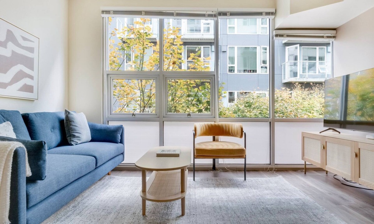 First Hill Apartment | Blueground | Pike/Pine, balcony, nr Volunteer Park