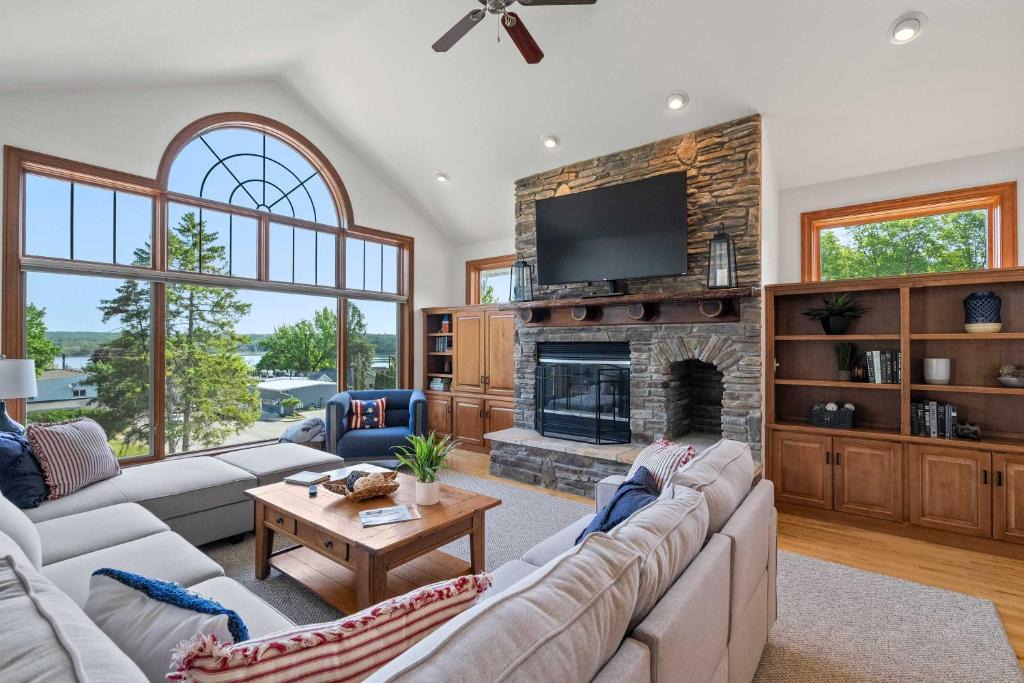 Fish Creek House | Bluff Haven by Simple Life Rentals