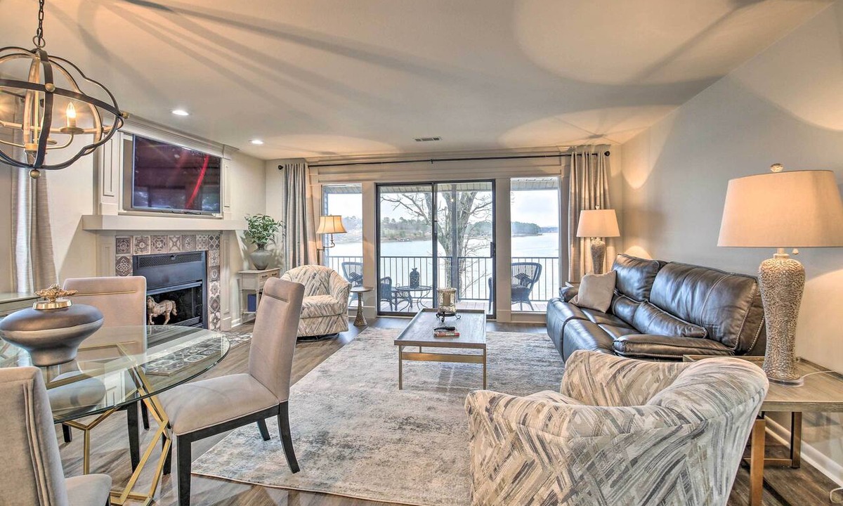 Rockwell Condo | Boat Slip: Lake Hamilton Condo in Hot Springs!
