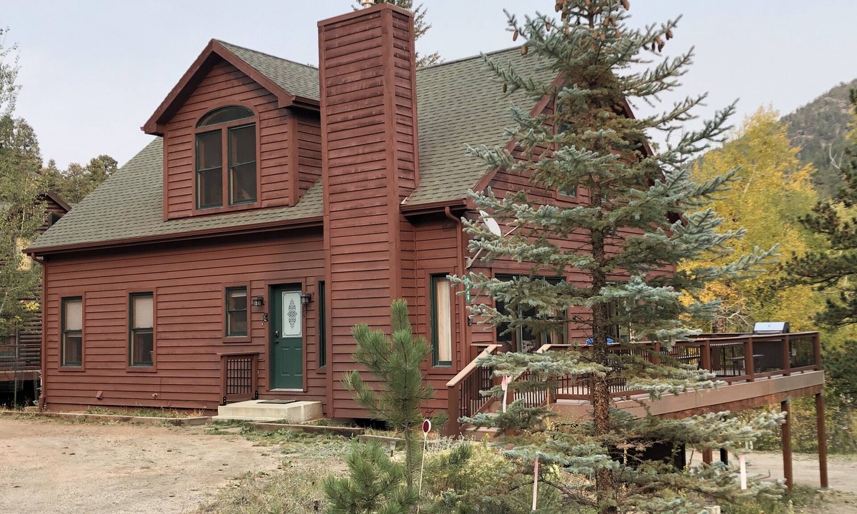 Estes Park House | BOOK NOW -Spacious 4 Bedroom Home by RMNP & YMCA
