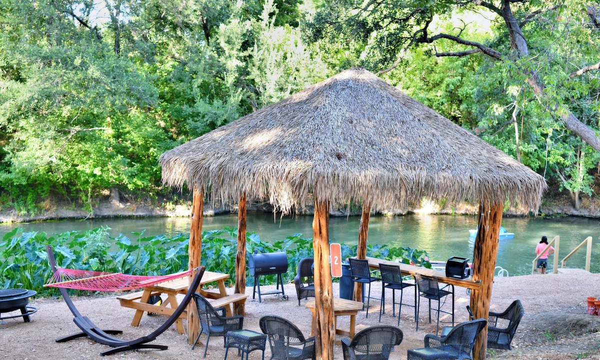 Sutherland Springs Cabin | Brand new waterfront Cabin with many amenities: Pool, hot tub & kayaking. - RC3