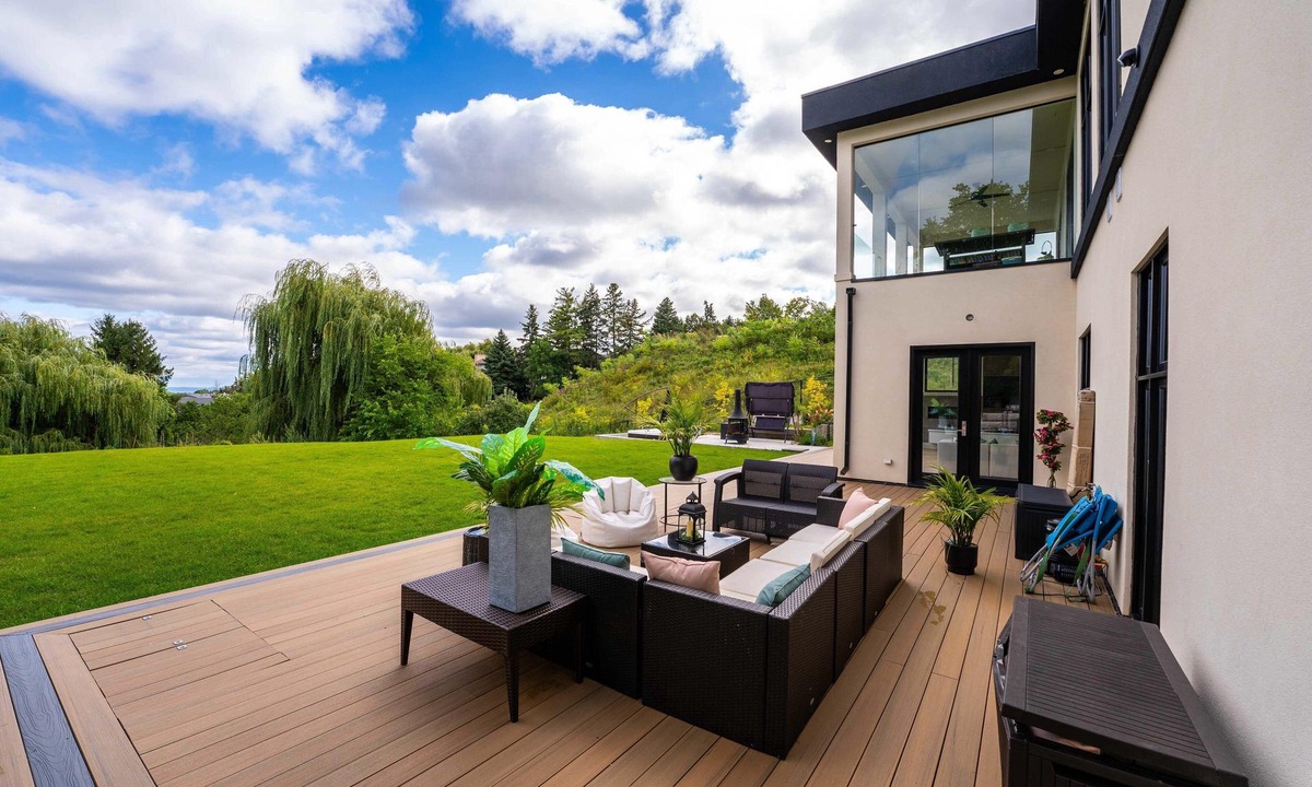 Burlington Apartment | Breathtaking Escarpment Views ~ 4BR Luxury Suite ~ Burlington ~ Greater Toronto