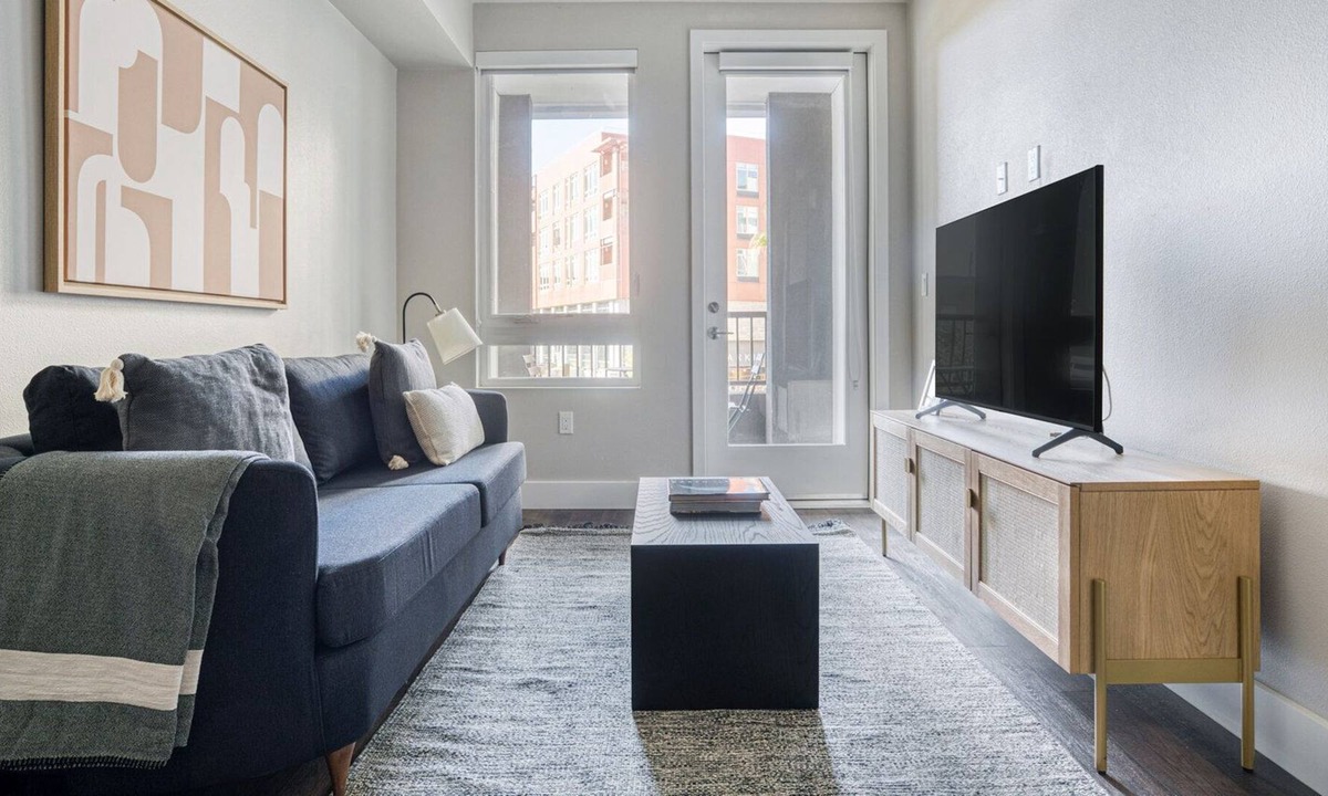 Milpitas Apartment | Bright Milpitas 1BR w/ Gym, Pool & Parking, walk to BART, by Blueground