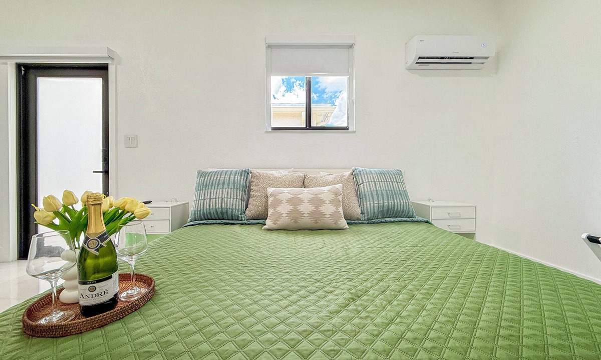Miramar Apartment | Bright & Modern Studio Private Parking Great Location