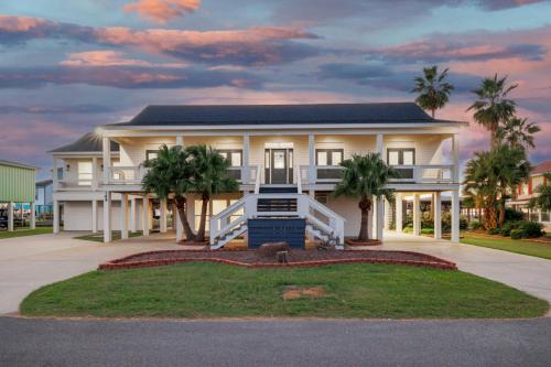 Creole House | Bring Your Boat! Lake Charles Home w/Dock & Lift