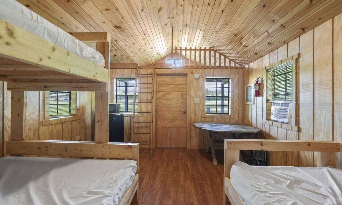 Rockbridge Cabin | Buckeye Rustic Cabin at Hocking Hills + Largest Bounce Castle