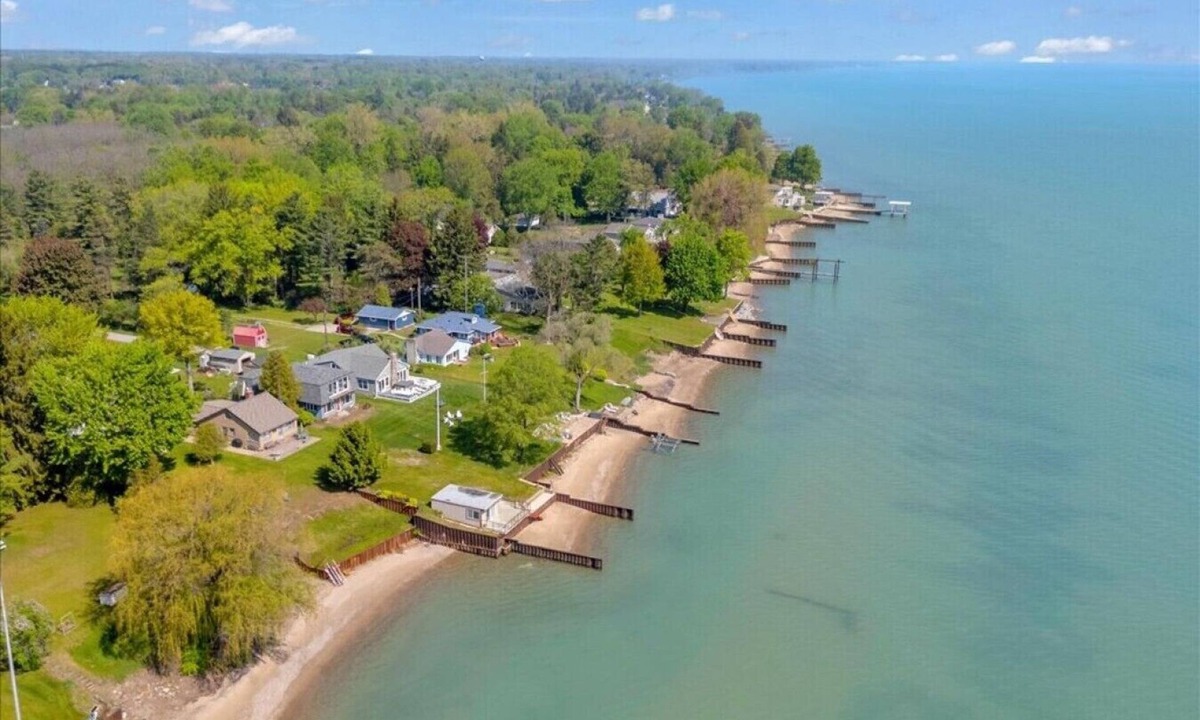 Jeddo House | Bunkin` on the Bay! Beautiful sunrises, sleeps 20!