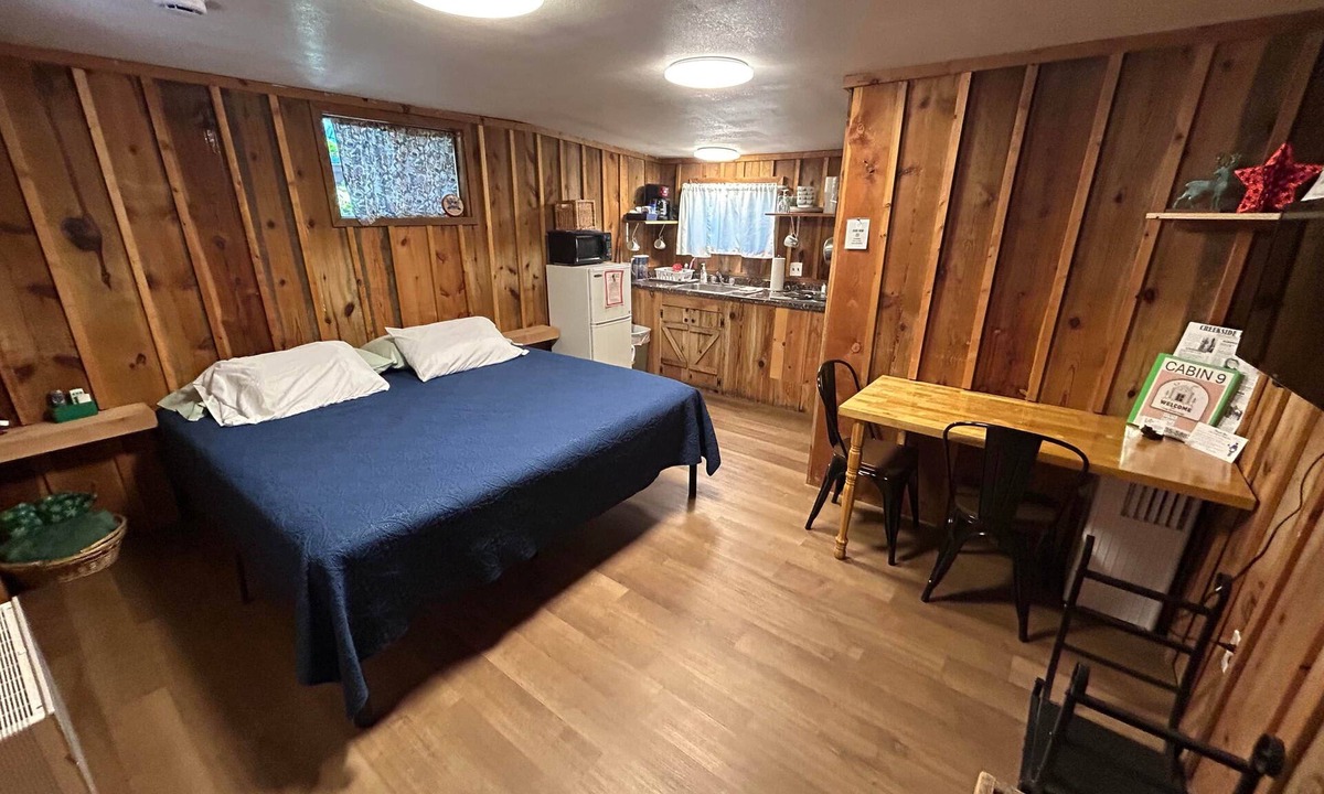 Christopher Creek Cabin | Cabin #9 - Studio with fireplace