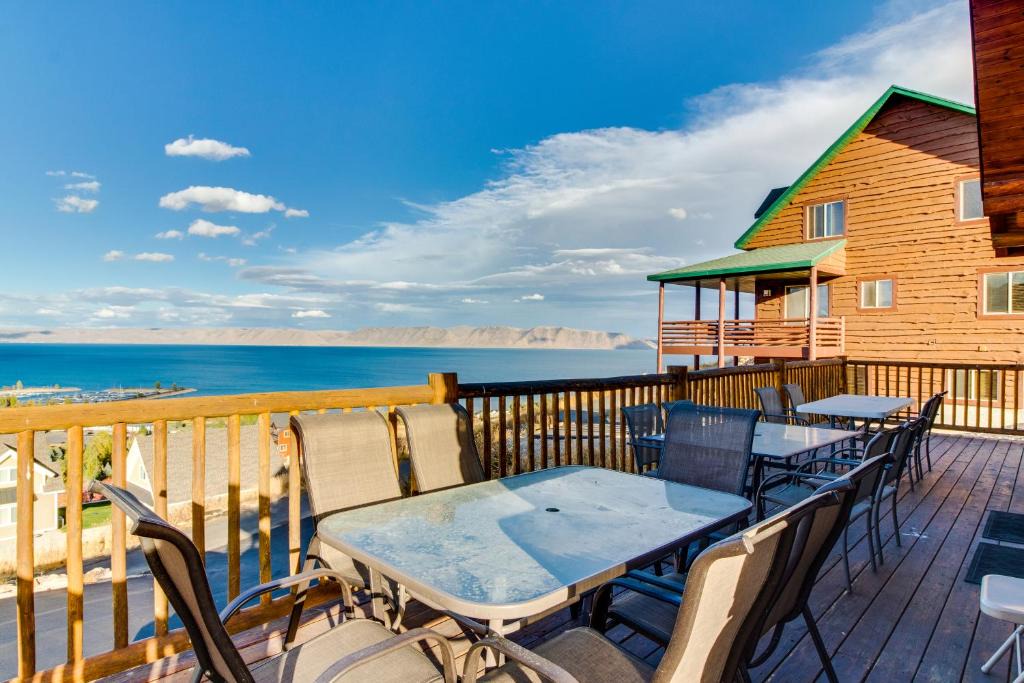 Harbor Village House | Cabin Overlooking The Harbor