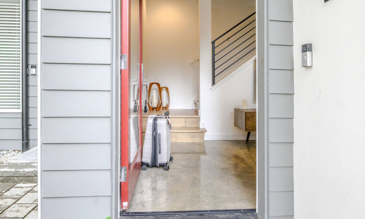 Broadway House | Capitol Hill Townhouse close to bars, restaurants