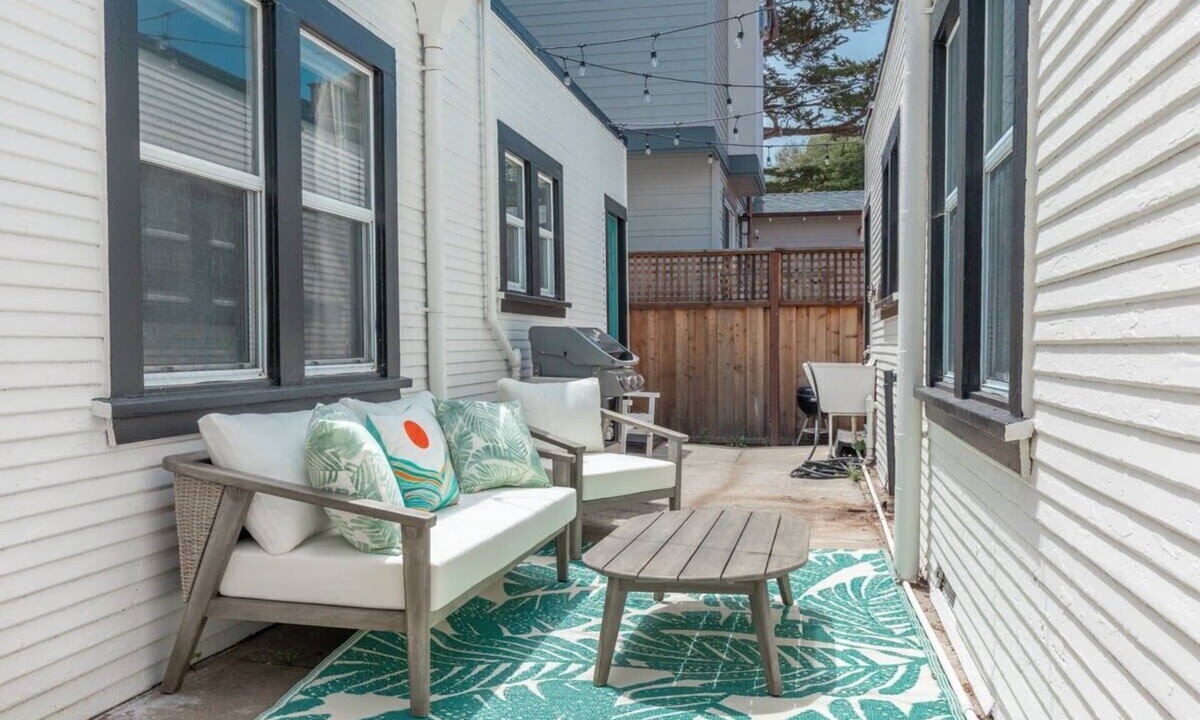 Capitola House | Capitola Beach Haven -Dog-friendly