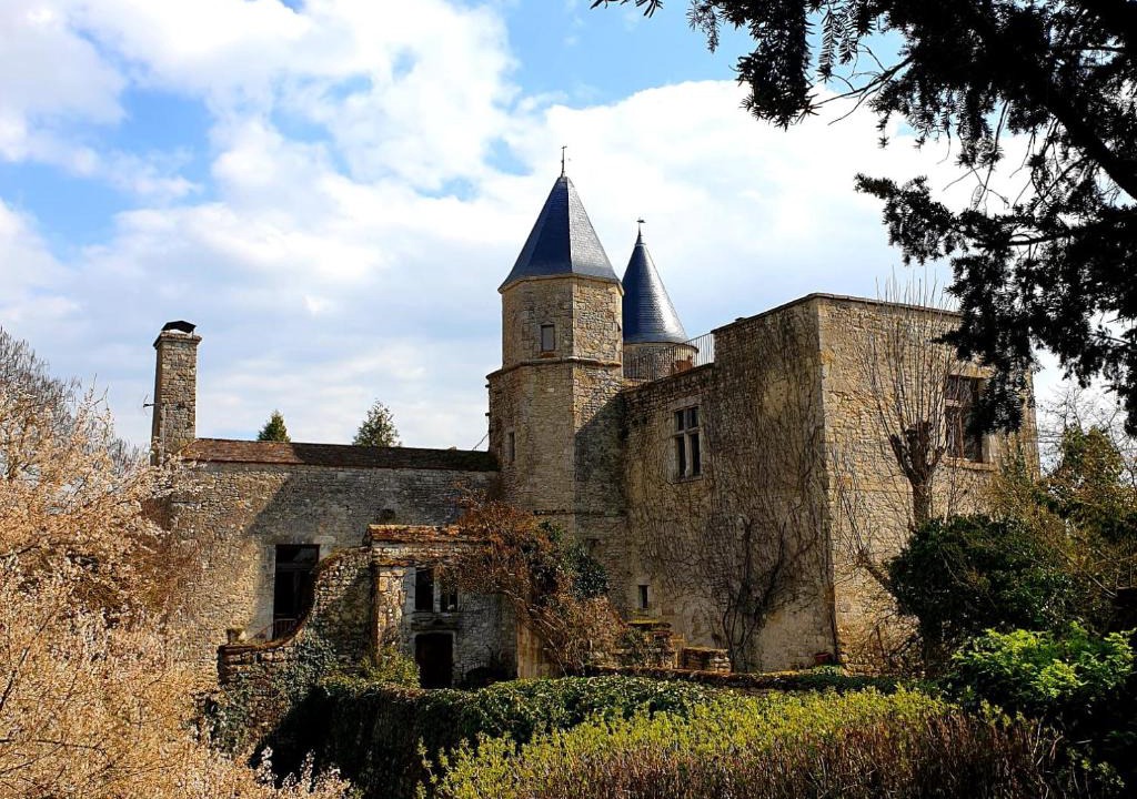 Courcelles Bed & Breakfast | Château de Courcelles-le-Roi