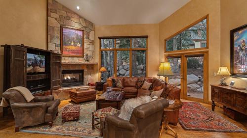 Edwards House | Chalet Aster