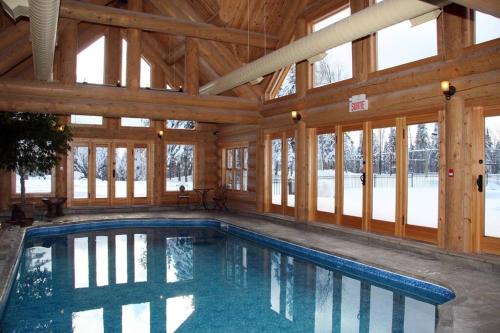 Fiddler Lake Resort Ski Chalet | Chalet White Rabbit au Lac Fiddler