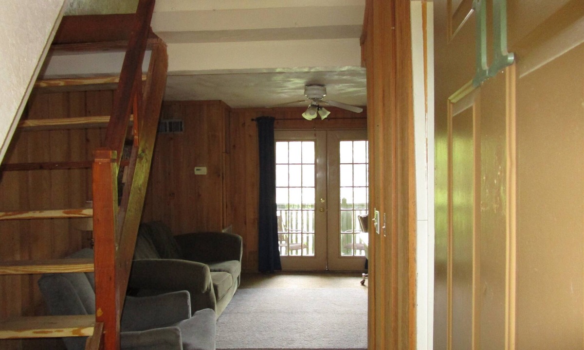 Mayo Hotel | Charming 1-bedroom hotel with AC, WiFi in delightful Mayo