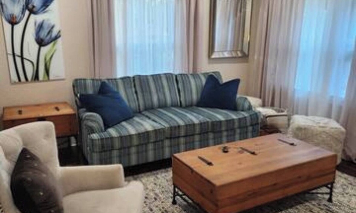 South Pensacola House | Charming 2-bedroom house with beautiful kitchen and backyard downtown Pensacola