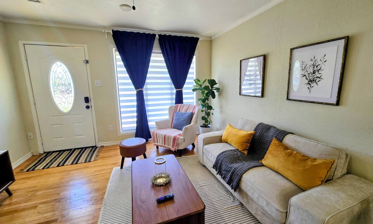 Lubbock House | Charming 2-bedroom house in Lubbock TX, Walking Distance from Texas Tech