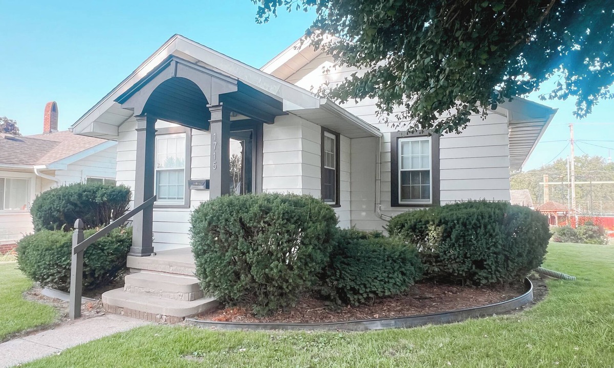 Kokomo House | Charming 2 bedroom one bath home close to Highland Park!