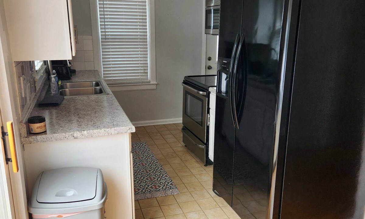Indianapolis House | Charming 3-bedroom house with WiFi, AC in enjoyable Indianapolis