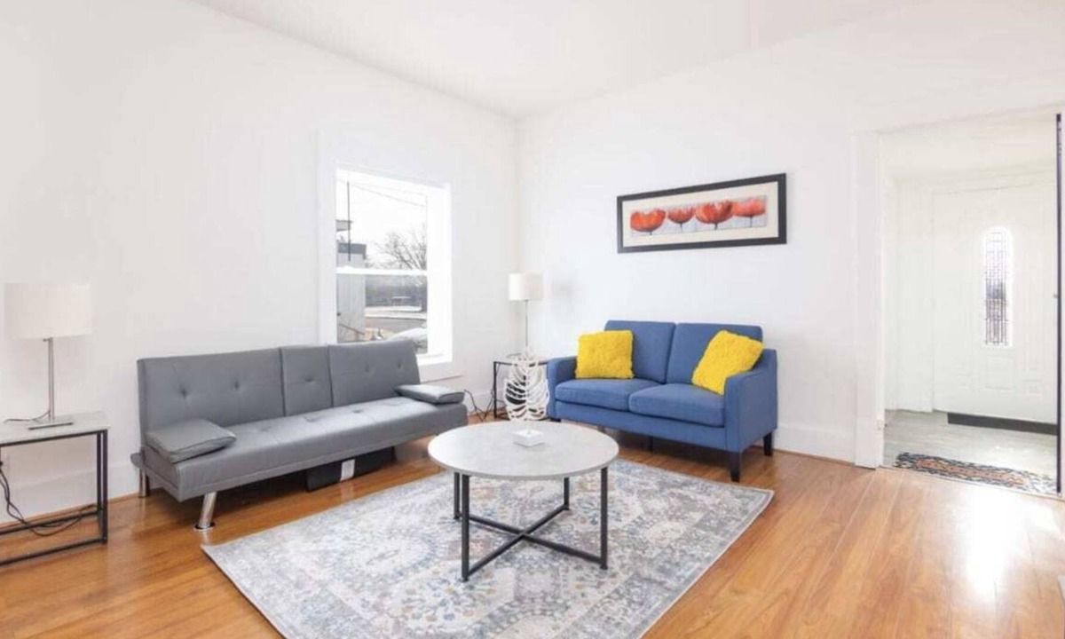 Des Moines House | Charming 3 BR Home, in the heart of DSM!