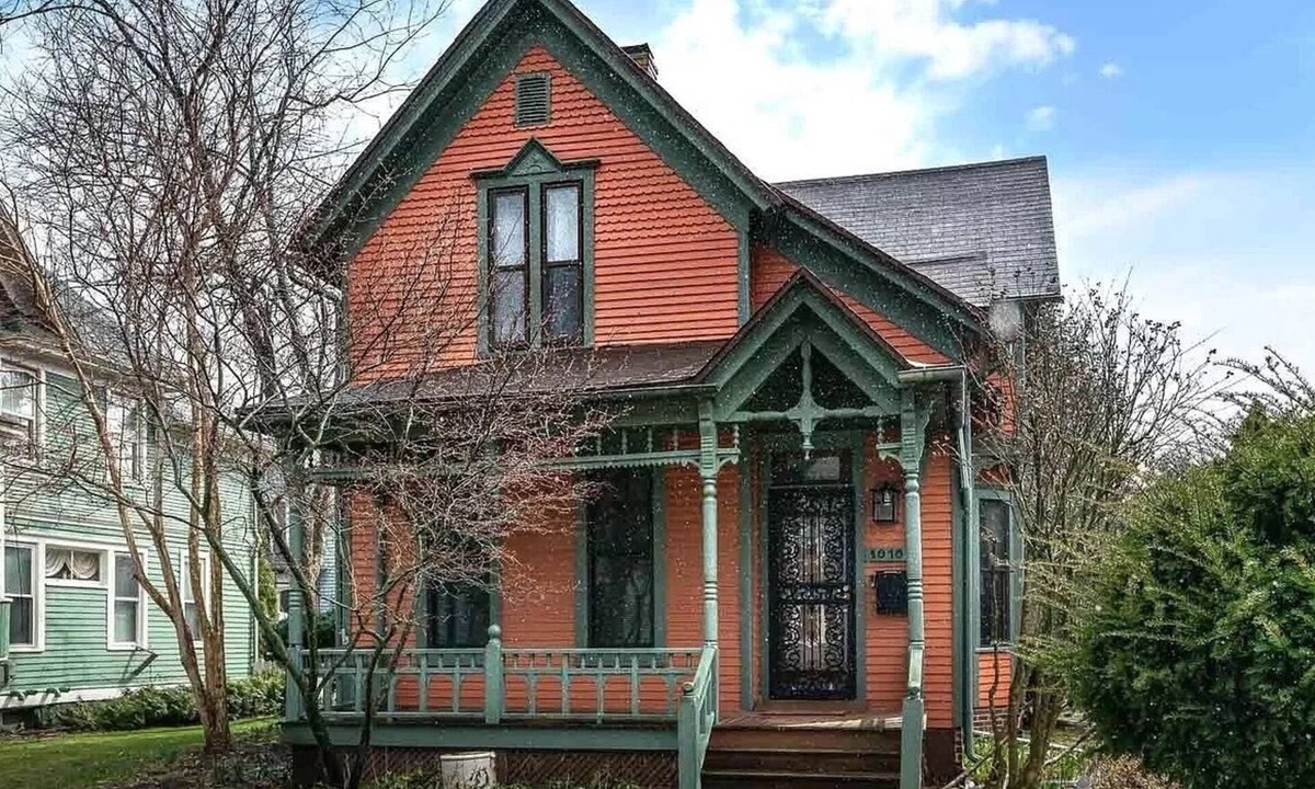 West Washington House | Charming 5-BR, 8 mins to ND, in Museum District