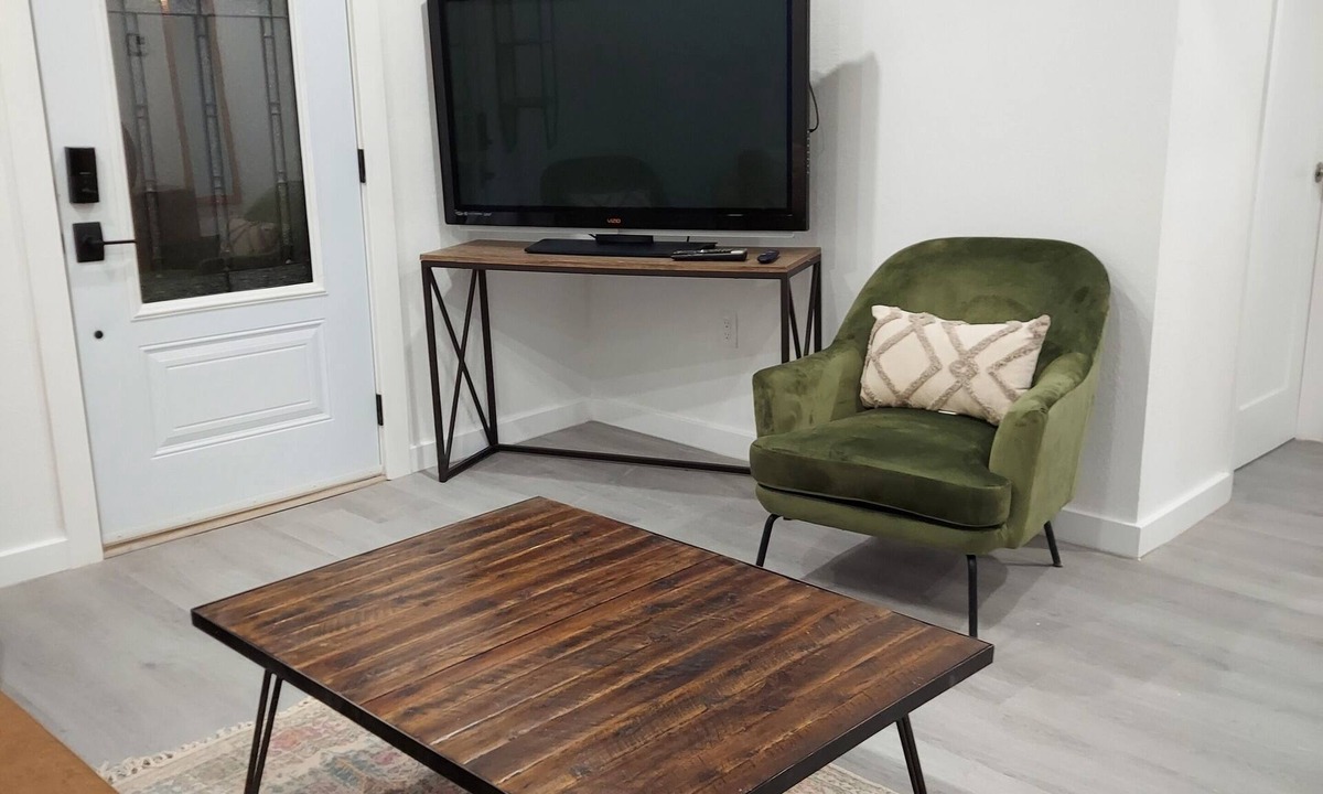 El Paso Apartment | Charming centric Casita close to Texas Tech University, UMC, Americas Bridge.