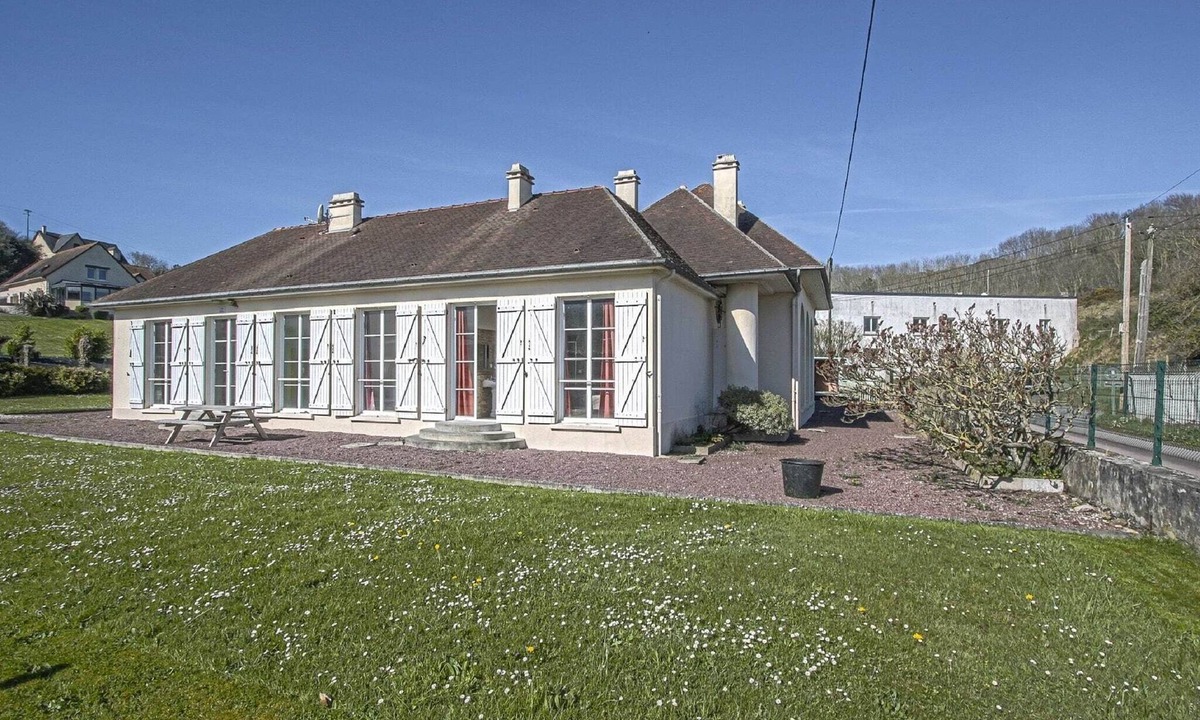 Sainte-Honorine-des-Pertes House | Charming Coastal Hideaway