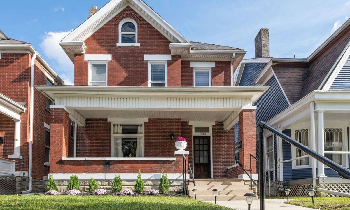 Livingston Park House | Charming Columbus Beauty: 3BR/2.5BA w/1G Mesh WiFi