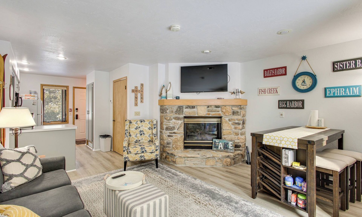Fish Creek Condo | Charming DC Getaway Steps from D’town Fish Creek