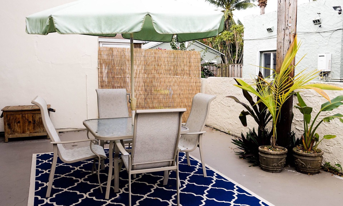 Parker Ridge Apartment | Charming Getaway Nest ❤ Pillow-Top Bed ❤ Super Clean