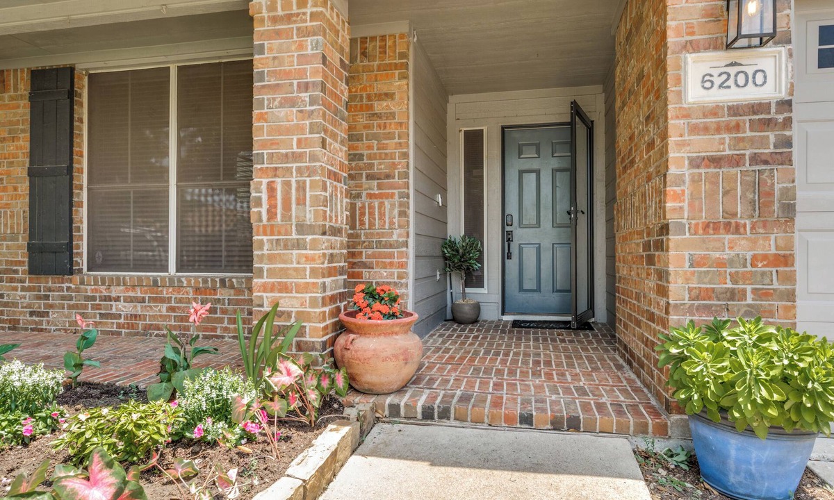 Flower Mound House | Charming house in wonderful Flower Mound with AC