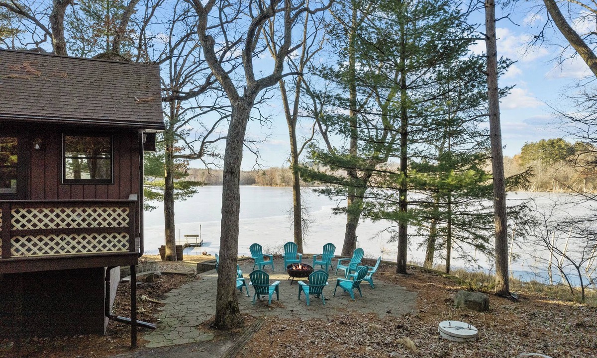 Wautoma House | Charming Lakeside Escape on Peaceful Nature Lake