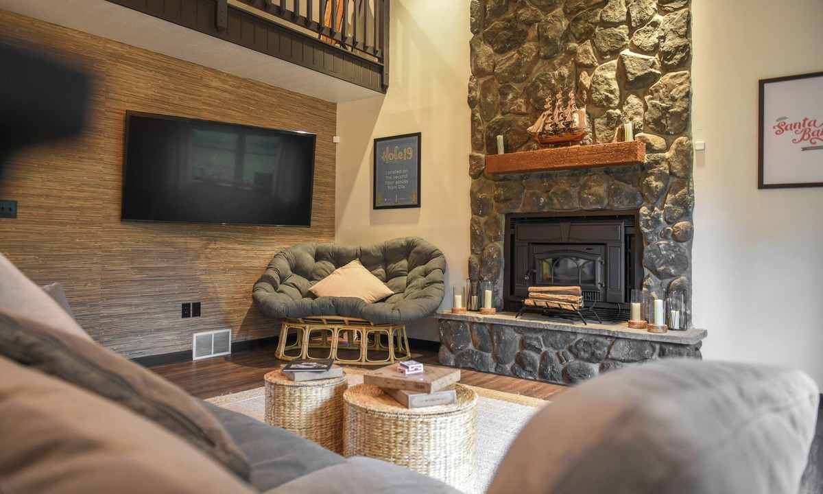 Racine House | Charming, Modern & Cozy Home