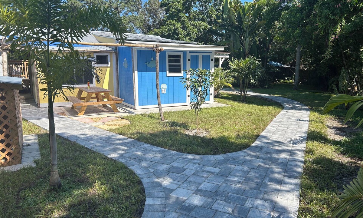 Roseland Villa | Charming Tropical Bungalow Perfectly Located in the Serene Sebastian, Florida