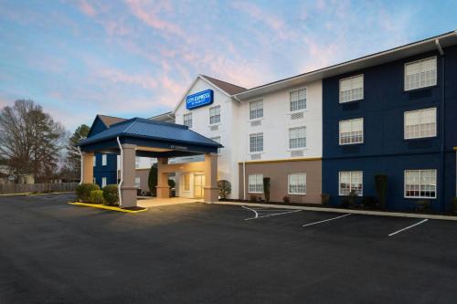 Danville Hotel | City Express by Marriott Danville