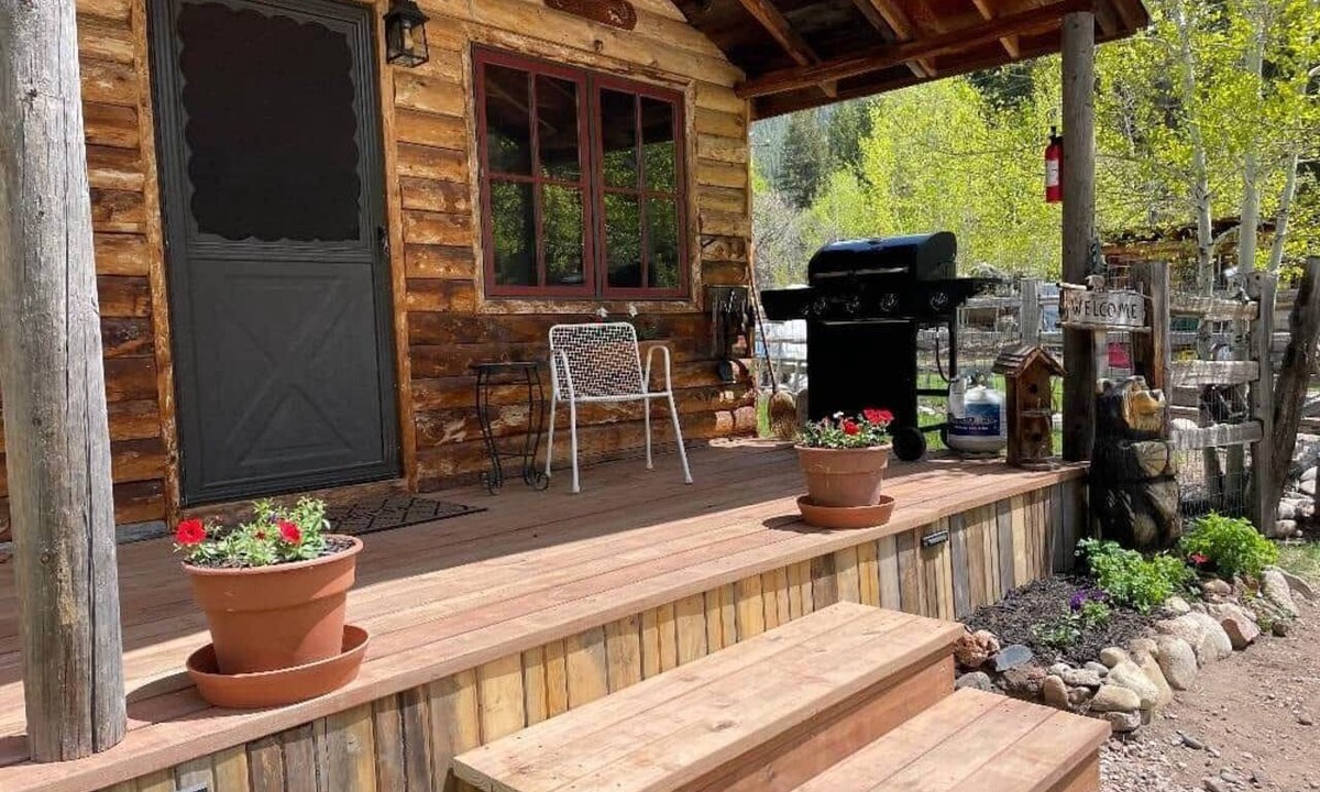 Thomasville House | Clear Water Mountain Cabins- Bear Cabin