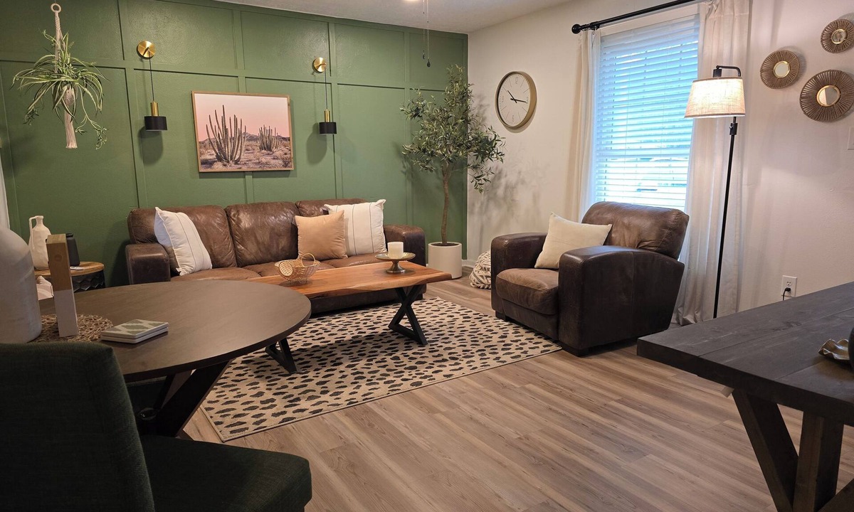 Madison House | Clifty Falls Family Getaway-Sleeps 8-3 Miles to Historic Downtown & River Front
