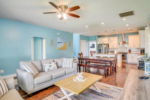 Marineland Acres House | Close to Beaches: Palm Coast Home w/Deck!