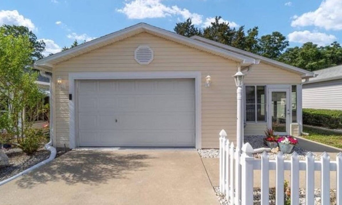 Villa Alexandria Villa | Come Play in this Beautiful 2/2 Villa! Great Location & Wi-Fi included!