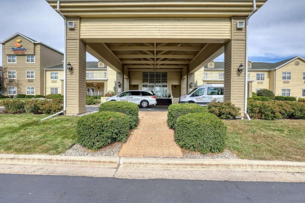 Appleton Hotel | Comfort Suites Appleton Airport