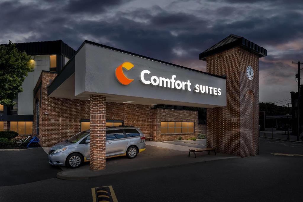 Bethlehem Hotel | Comfort Suites Bethlehem Near Lehigh University and LVI Airport