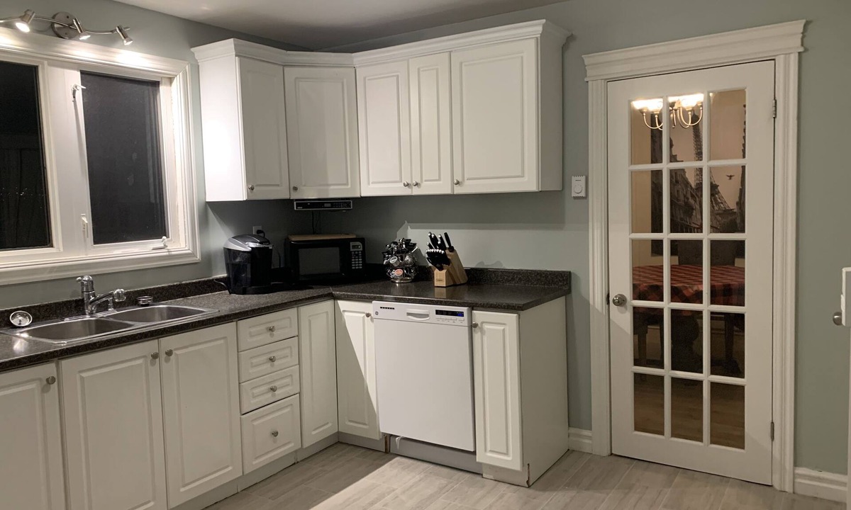 West End House | Comfort With A Touch Of Class #3